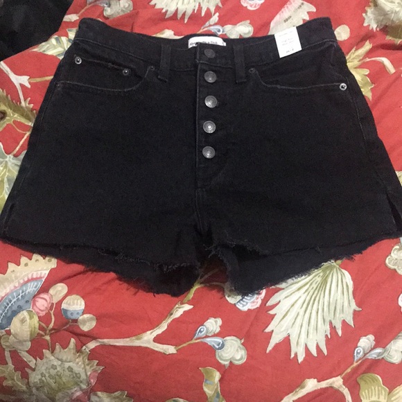 Abercrombie and Fitch high rise mom short
